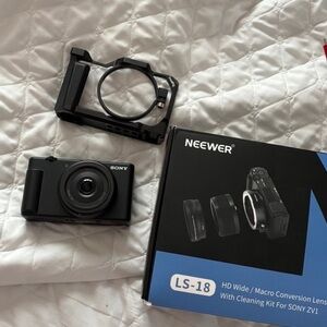 Sony Black Camera with Neewer Lens Kit